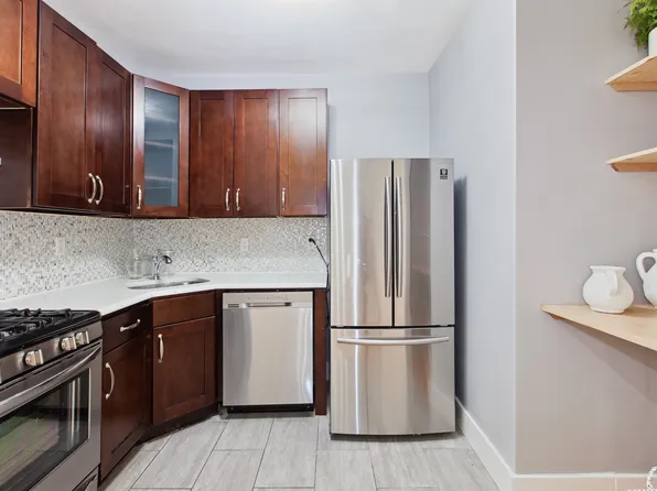 84 Macdougal Street image 3 of 10