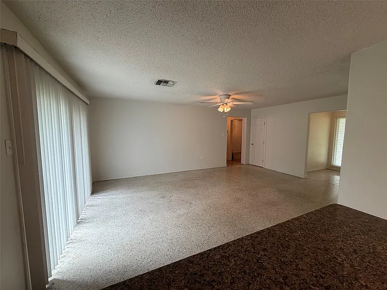 3011 Longwood Ln — Photo 8