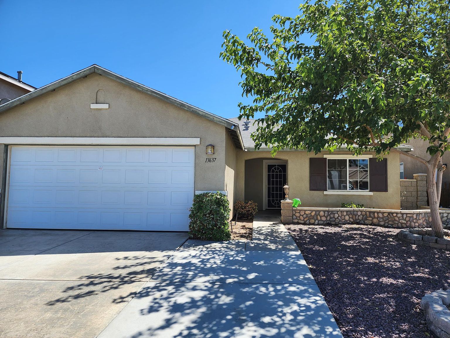 13637 Ashmont St, Victorville, CA 92392 Zillow