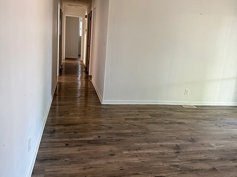 207 Deerwood Cir — Photo 8