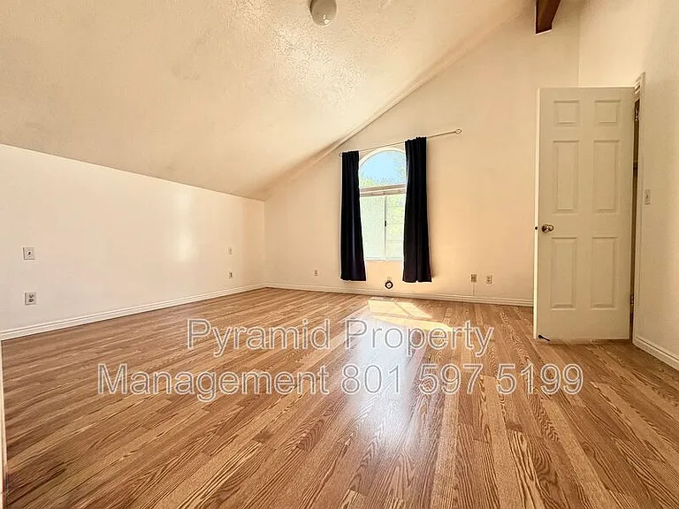 1099 W Shepard Ln — Photo 9