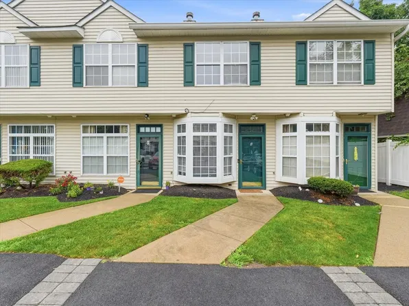 4 Derby St, East Orange, NJ 07018