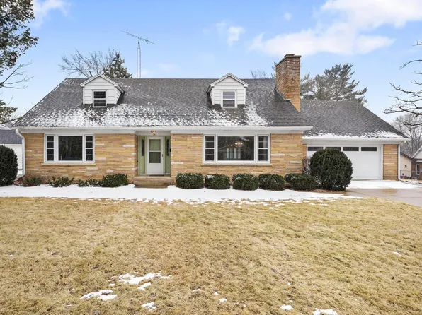 141 Hillcrest Circle, Sun Prairie, WI 53590