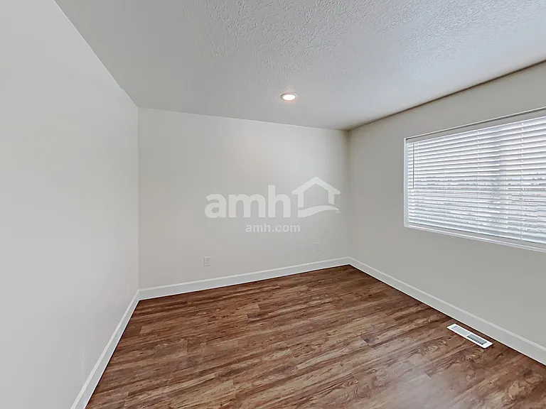 1419 E Perelle Ln — Photo 24