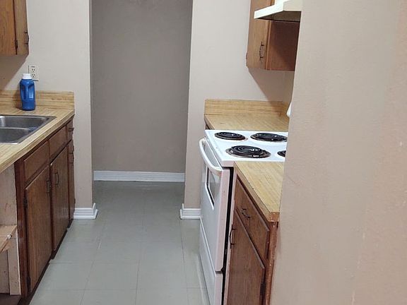 4th image of 502 Scotsdale St APT D
