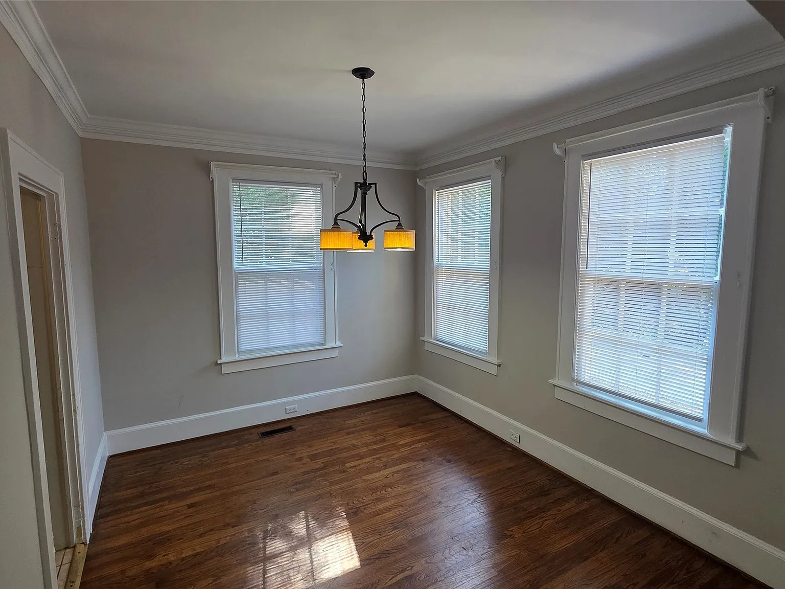 2 bed, 1.0 bath, 1123 sqft, $1,400 — Photo 3