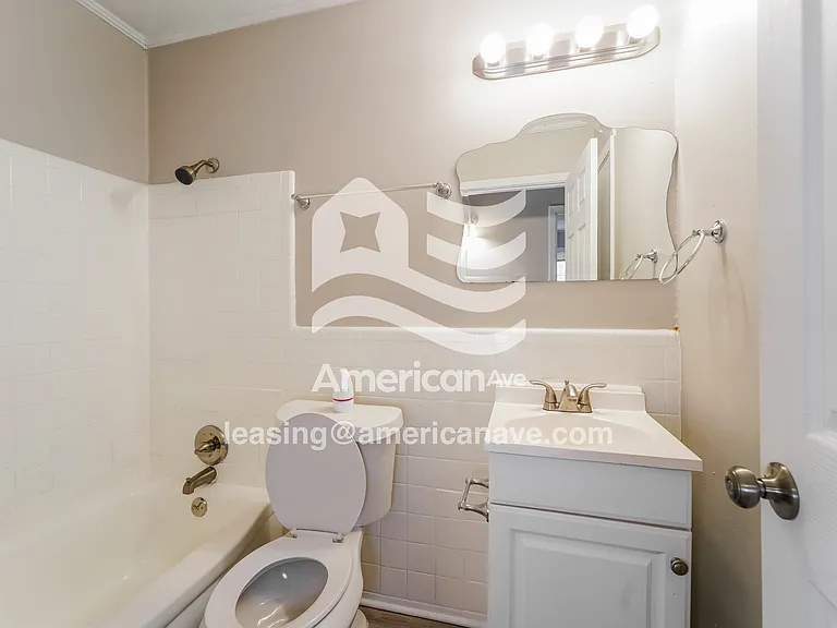 558544_014_wm_-_bathroom_13544112.jpg