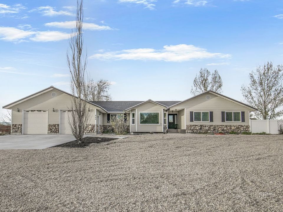 1st image of 466 Lawndale Dr