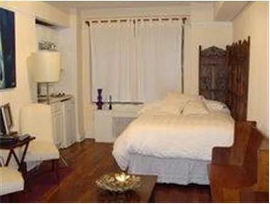 Rented by Douglas Elliman | media 20