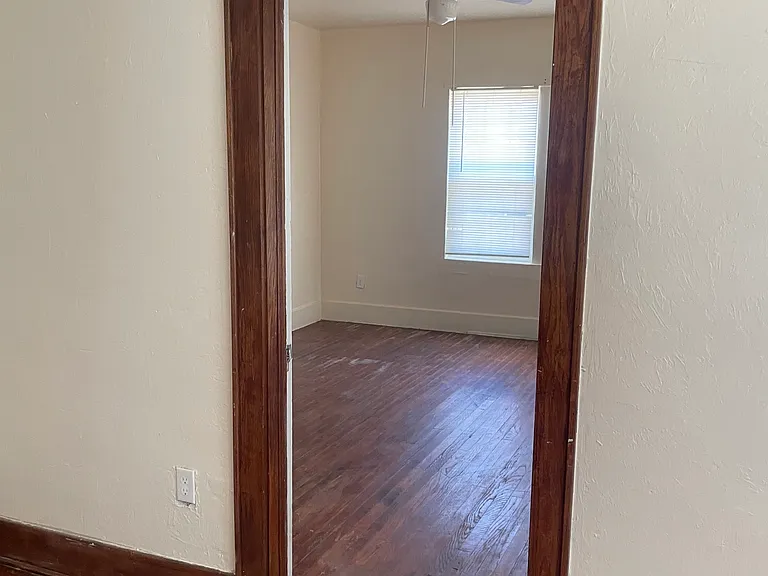 525 SW 27th St — Photo 6