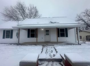523 W South St, Bloomfield, IN 47424