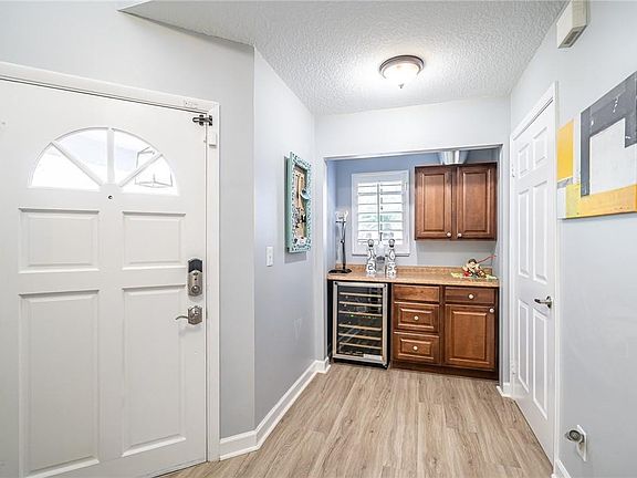 4th image of 2621 Lake Park Circle