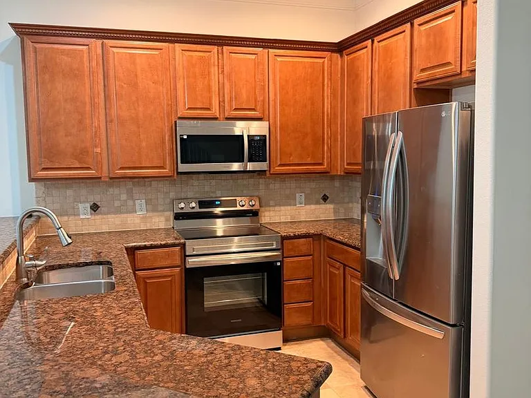 2320 Stutz Dr — Photo 8