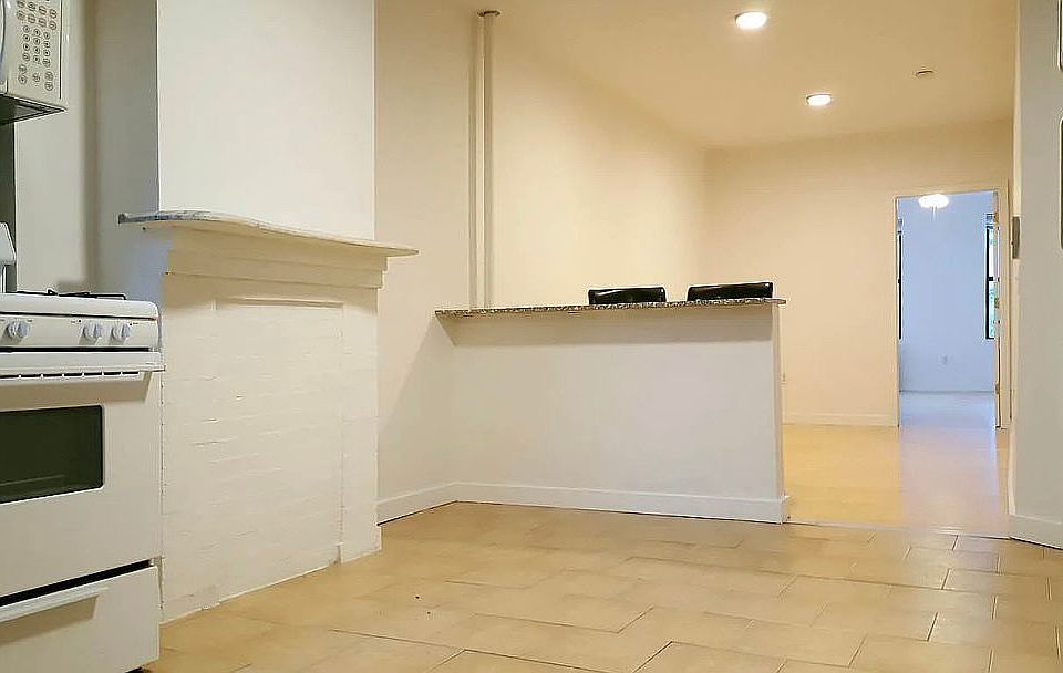 1st image of 290 20th St APT 2R