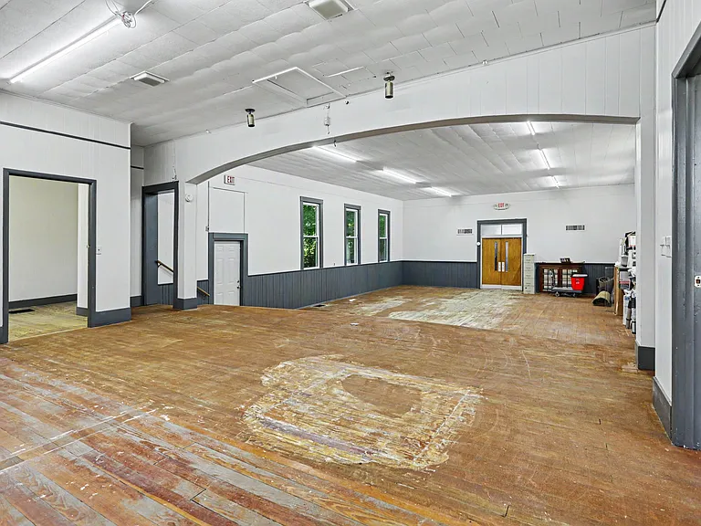 9030 Columbus Rd — Photo 11