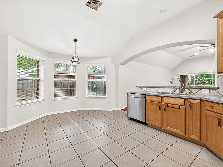 94 S Regan Mead Cir — Photo 19
