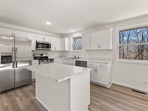 4th image of 1029 Granada Rd