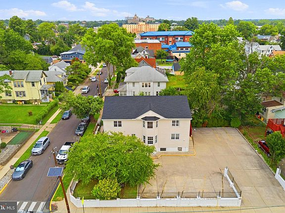 5th image of 2301 Woodlynne Ave