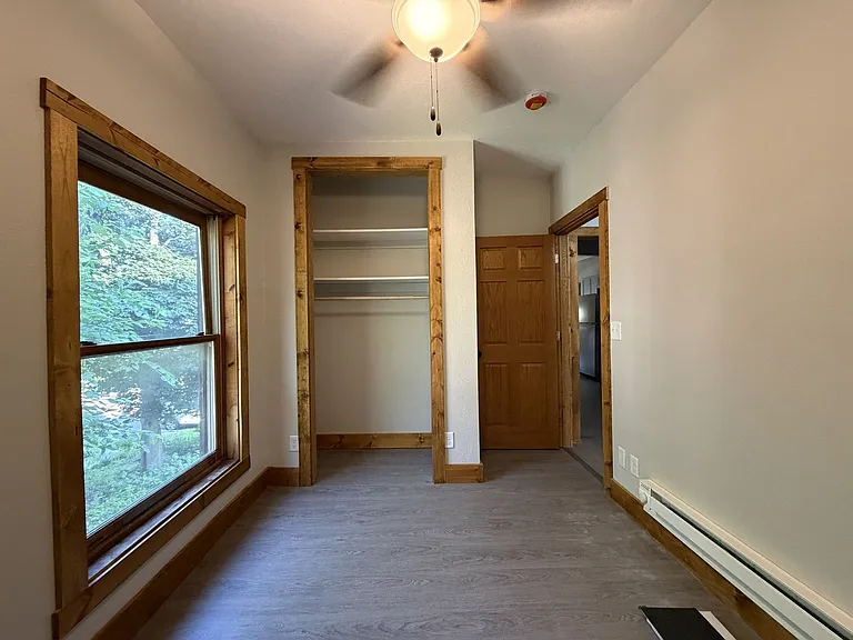 317 Earl St — Photo 14