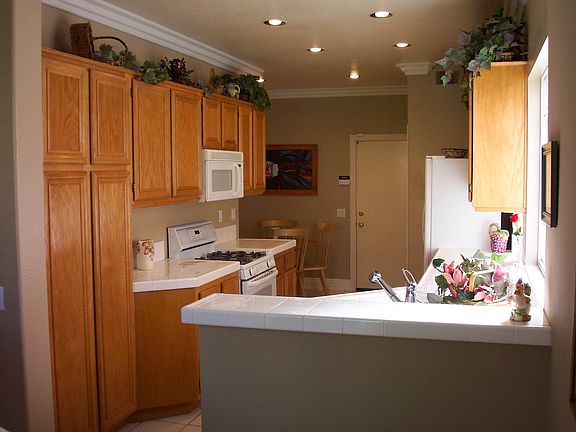 Large eat-in kitchen