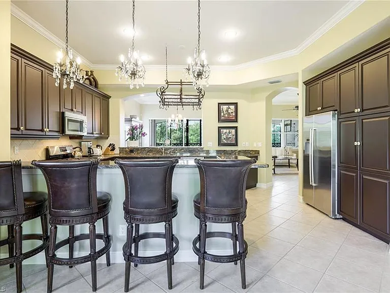 2826 Tiburon Blvd E #103 — Photo 8