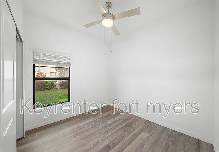 26483 Sandhill Blvd — Photo 7