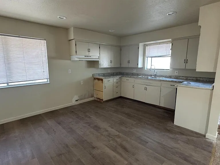 493 N Alta Ave — Photo 7