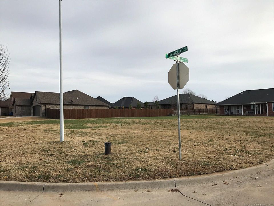 1st image of 2245 Green Meadows Cir
