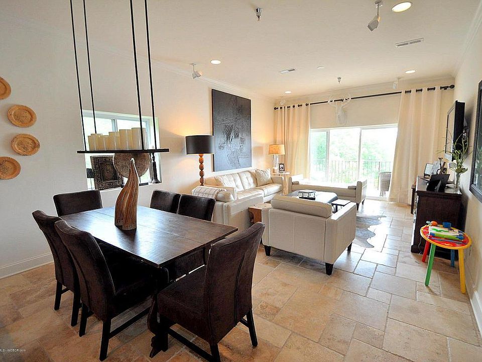 Image 1: Living Area