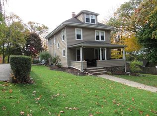 21 Broadway, Stoneham, MA 02180