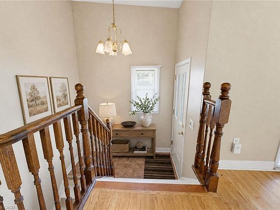 3rd image of 34 Fielding Cres