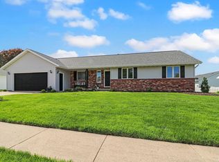 67 N Oregon Ct, Morton, IL 61550