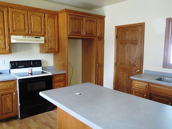 Oak Cabinetry with Appliances
