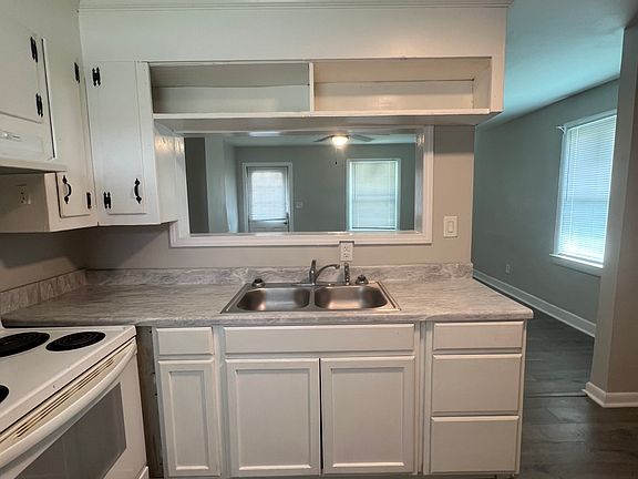 3rd image of 2101 Montclair Ave #3
