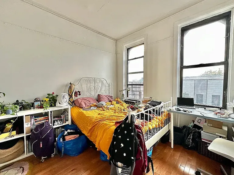 250 Stockholm St #4L — Photo 10