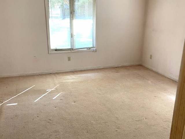 2nd image of 17 Rossman Dr