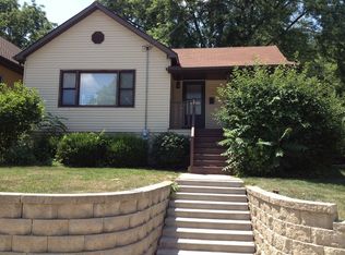 714 East St, Lemont, IL 60439
