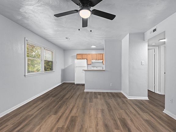 2nd image of 1428 Picadilly St #2