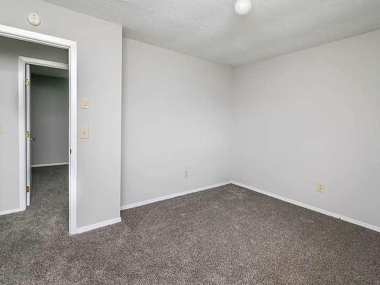 1104 Bryn Mawr Ave — Photo 18