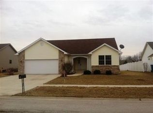350 Center Point Dr S, Bourbonnais, IL 60914