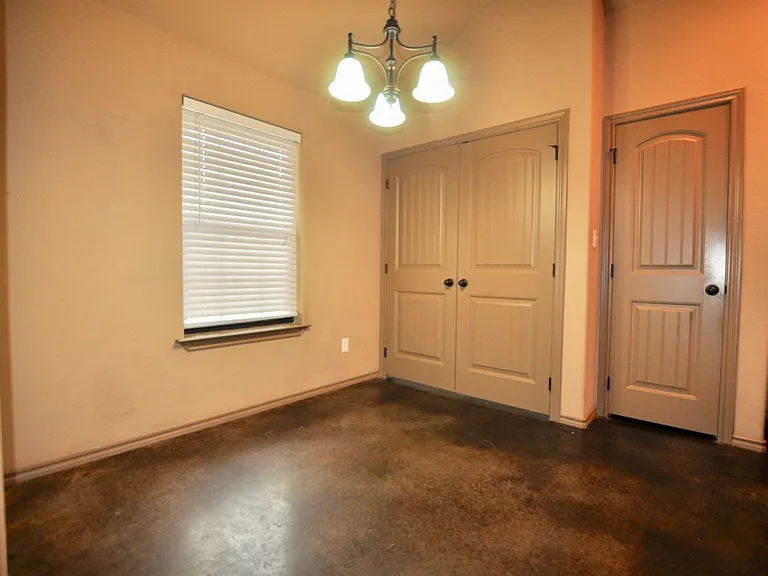 663 W Tarleton St #201 — Photo 7