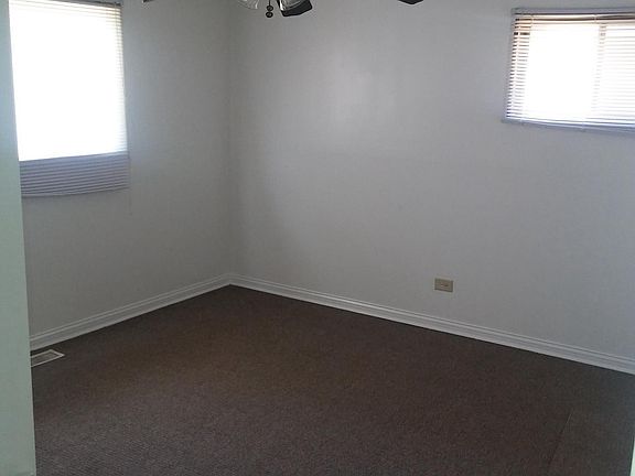 5th image of 1271 Greenbay Ave