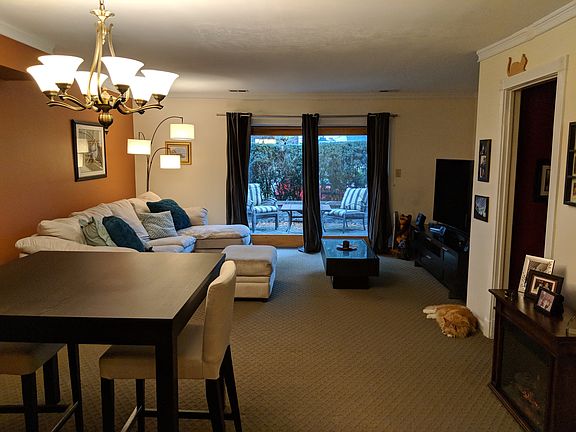 5th image of 200-10 Hilton Ave Unit 10