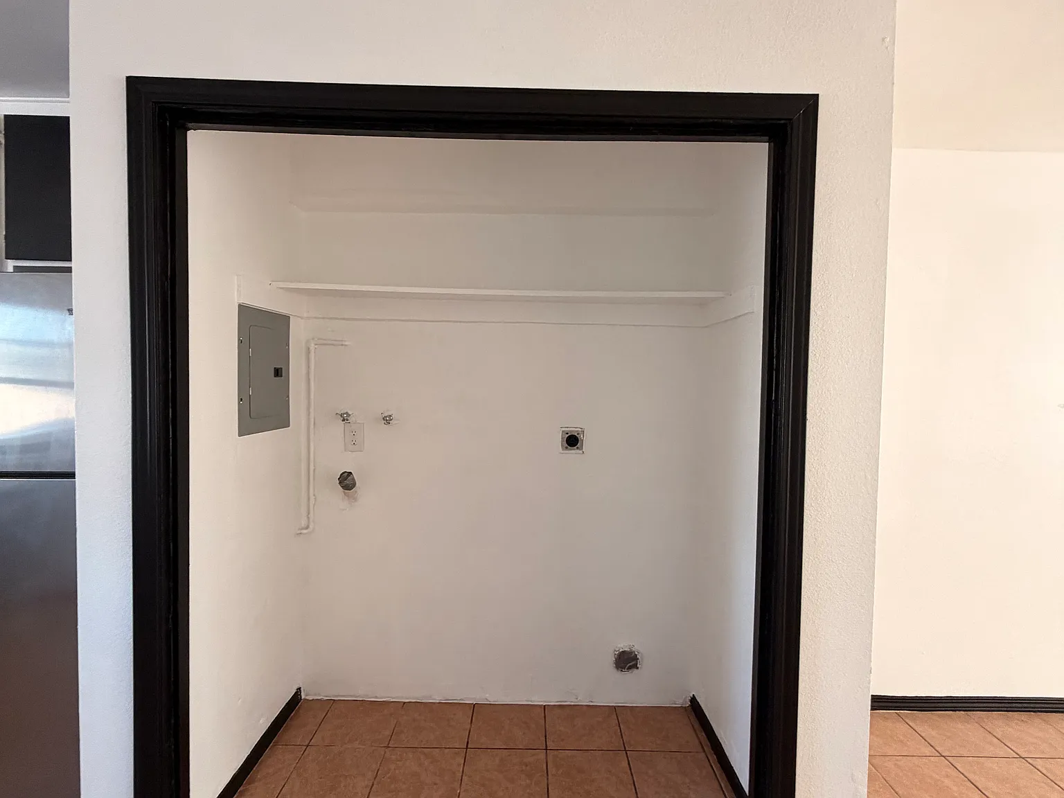 3 bed, 800 sqft, $2,495 — Photo 4