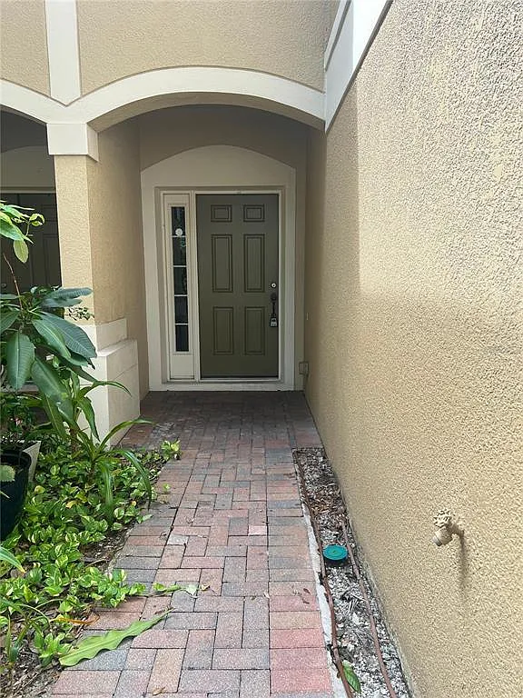 3 bed, 2.5 bath, 1682 sqft, $2,200 — Photo 3