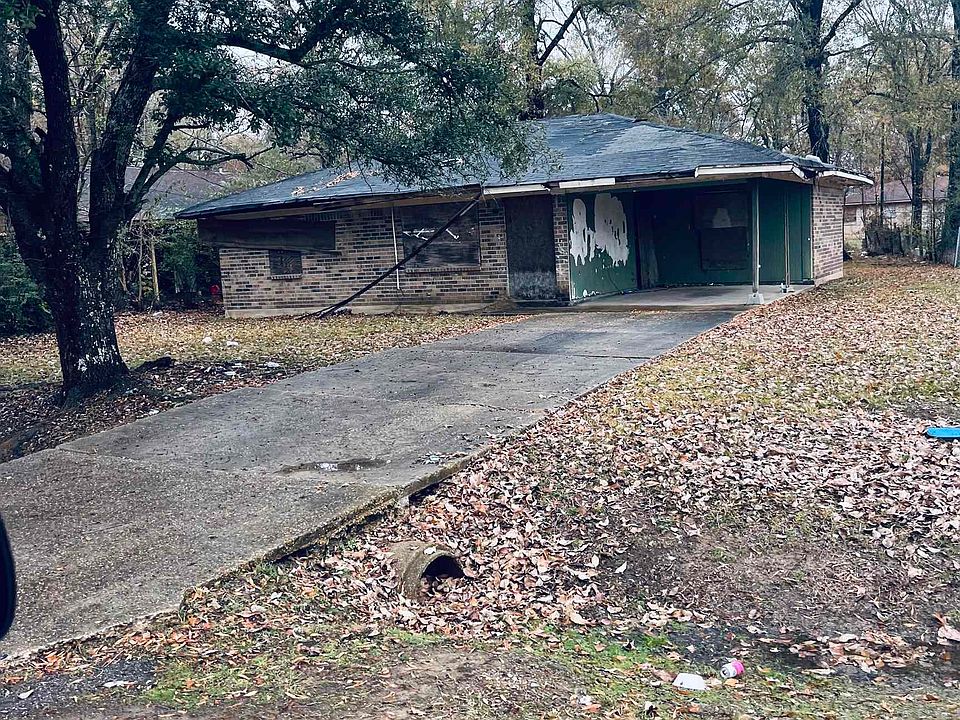 2nd image of 806 Tanglewood Dr