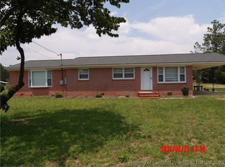 301 W Vinson Ave, Roseboro, NC 28318