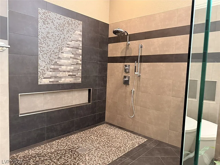 394 Highland Hills Ct — Photo 44