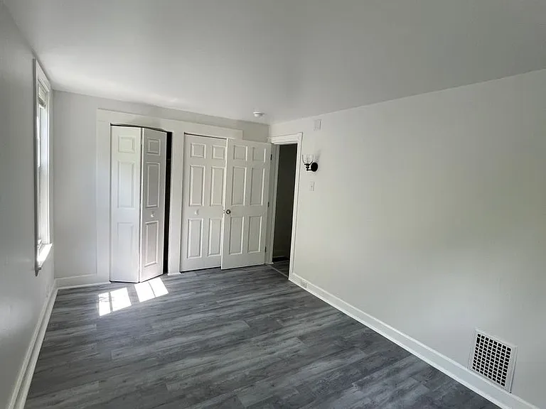 830 Montclair Ave — Photo 6