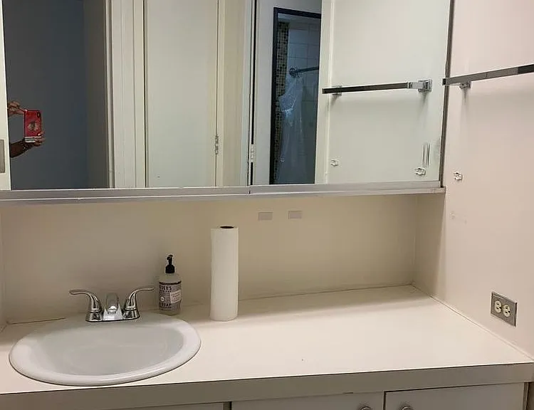 300 N State St #2627 — Photo 14